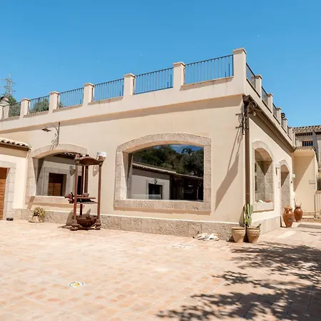 בית חווה Tenuta Valle Delle Ferle קלטג'ירונה