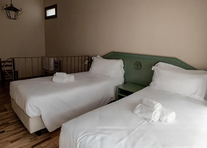 Tenuta Valle Delle Ferle בית חווה קלטג'ירונה